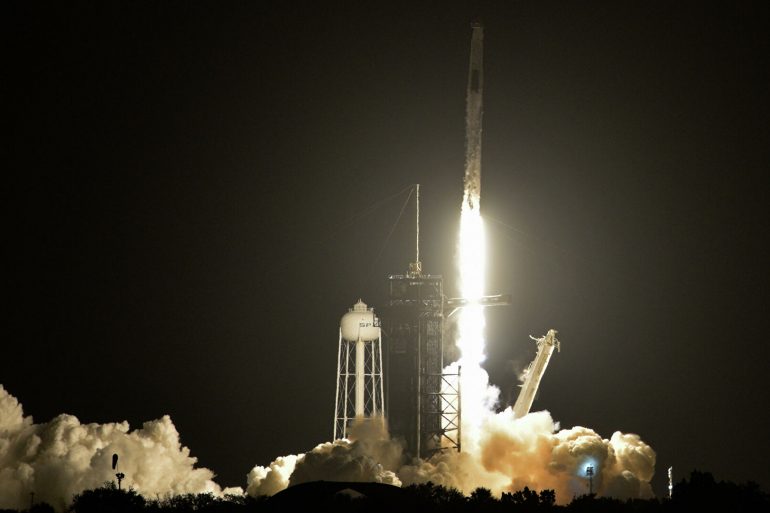 SpaceX запустила ракету з італійським супутником із п'ятої спроби
