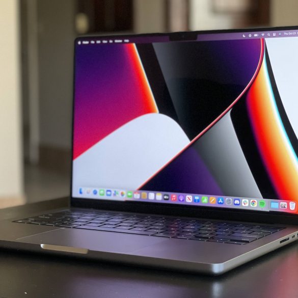 Apple разрабатывает MacBook Pro с процессором нового поколения М2, - Bloomberg