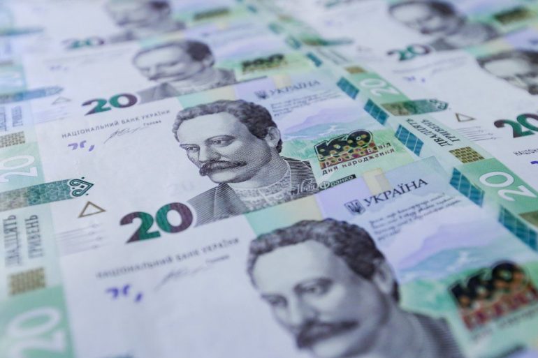 В Украине значительно снизился спрос на наличные деньги