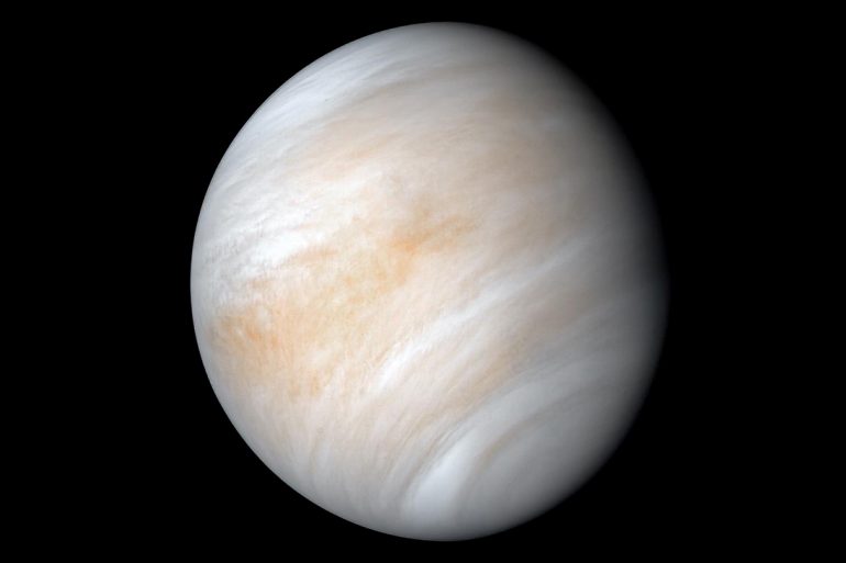 NASA показала унікальні фото поверхні Венери