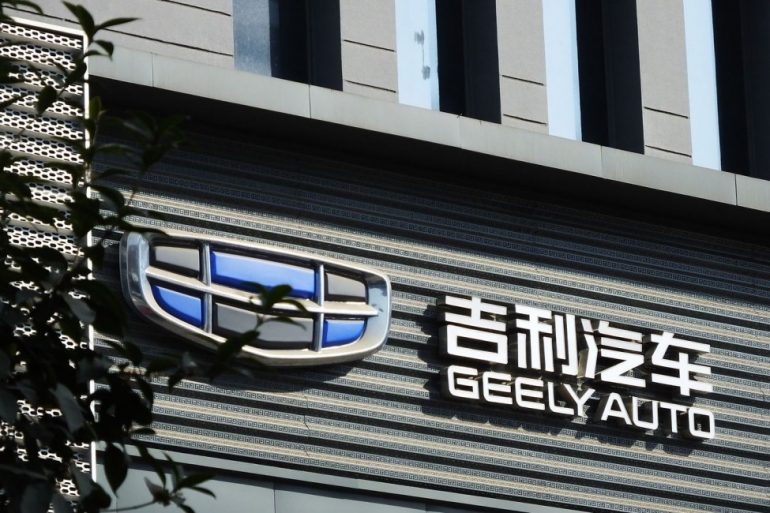 Білорусько-китайське виробництво автомобілів Geely заявило про зупинення роботи