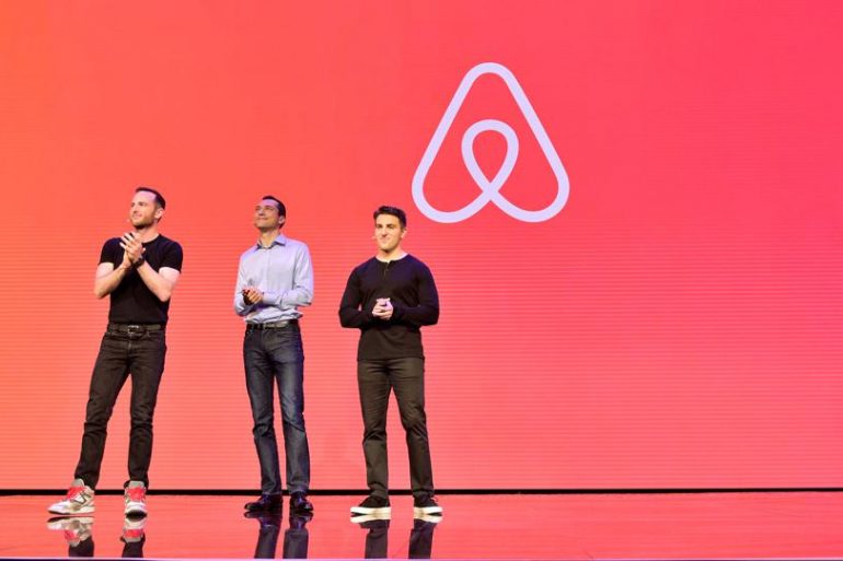 Airbnb прекратил работу в России и Беларуси