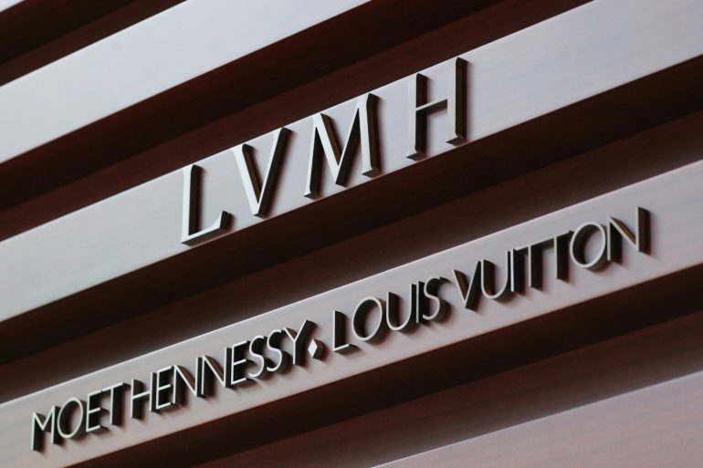 Бренд роскоши LVMH передаст Украине 5 млн евро гуманитарной помощи