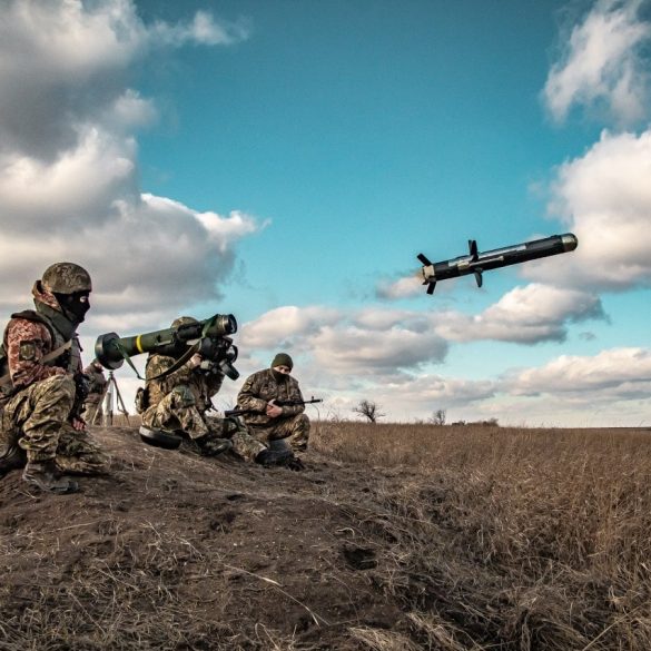 Світовий дефіцит чіпів заважає США постачати озброєння Україні