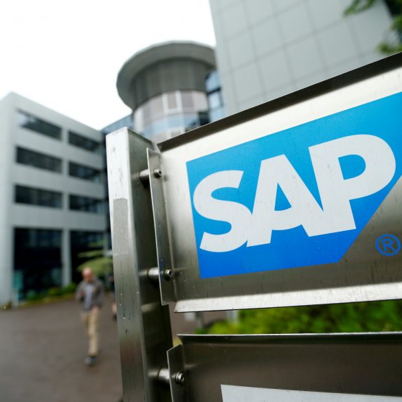 Німецький розробник корпоративного програмного забезпечення SAP повністю йде з Росії