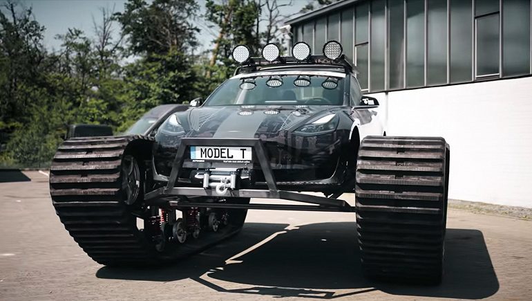 У Німеччині з електромобіля Tesla зробили танк - Model T