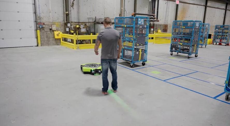 Amazon представив свого першого автономного робота для праці на складах