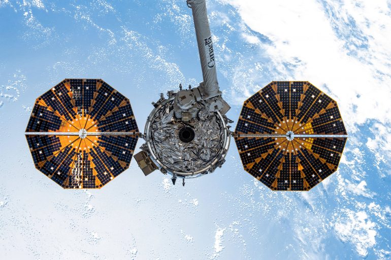Вантажний космічний корабель Cygnus залишив МКС і тепер згорить в атмосфері