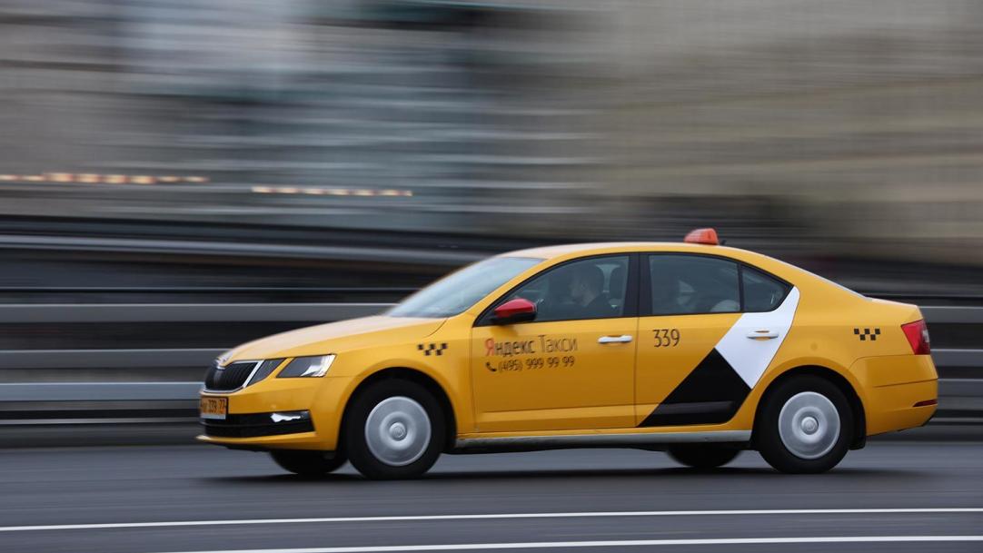 В работе сервисов такси по всей России произошел сбой