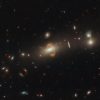 Телескоп Хаббл зробив знімок галактики зі скривленим простором та часом