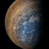 NASA показало поразительные снимки гигантских ураганов на Юпитере