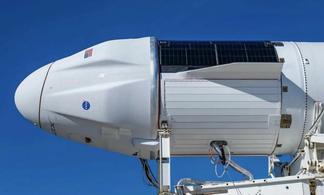 SpaceX наконец-то запустила Cargo Dragon к МКС. Видео
