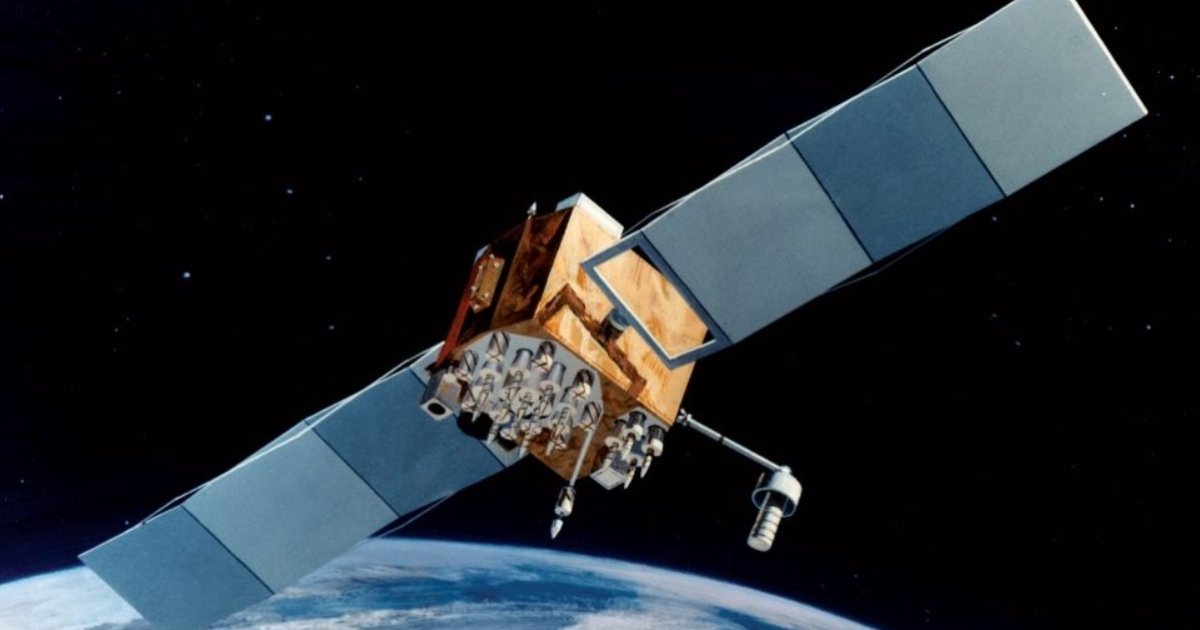 Російський супутник-шпигун може врізатися в американський