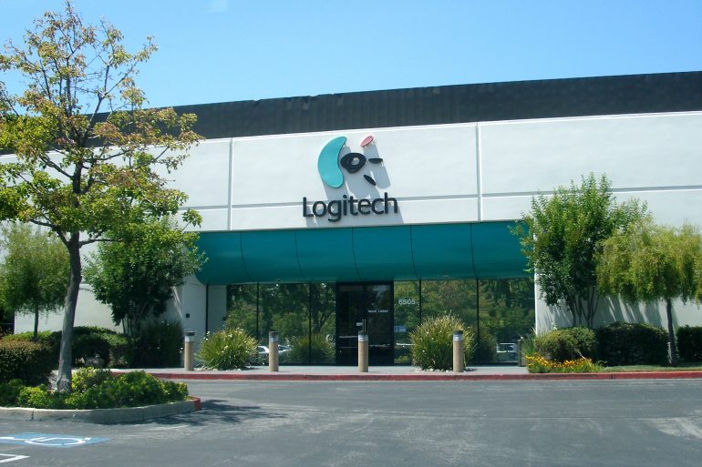 Компанія Logitech повністю йде з Росії