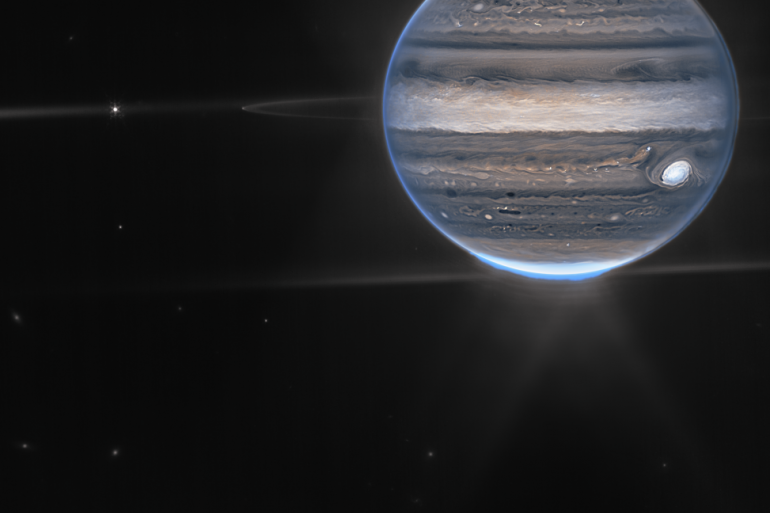 Телескоп «Джеймс Уэбб» снял завораживающие полярные сияния на Юпитере
