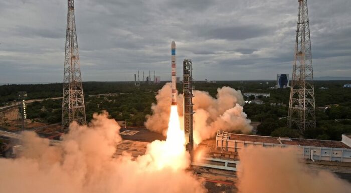 Индийская миссия по запуску спутников на орбиту обернулась провалом