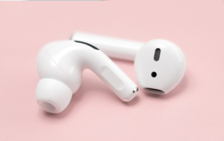 iOS 16 зможе визначати підроблені навушники AirPods
