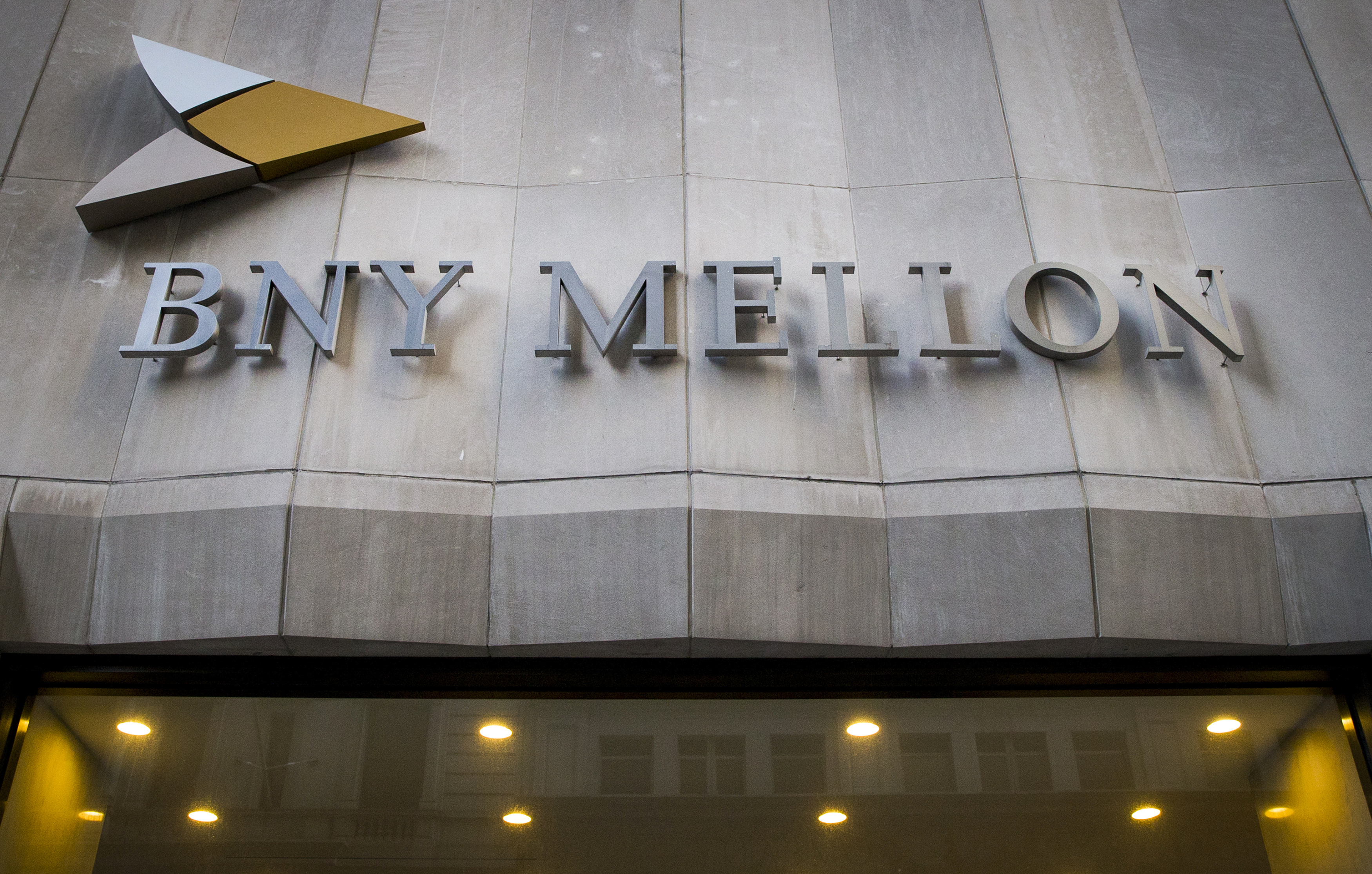 Один из старейших банков США BNY Mellon открыл хранение криптовалют