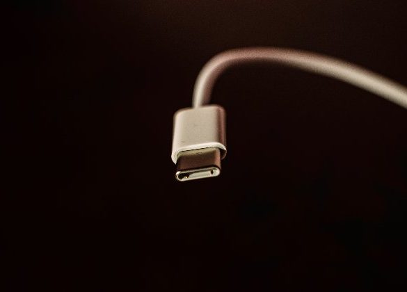Apple переведет iPhone на USB-C со следующего года