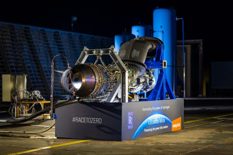 Rolls-Royce провів випробування першого у світі авіадвигуна на водні