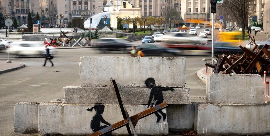Легендарний Бенксі намалював у Києві 7 антивоєнних графіті