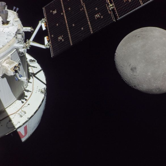 NASA показала первое фото Луны, снятое аппаратом Orion