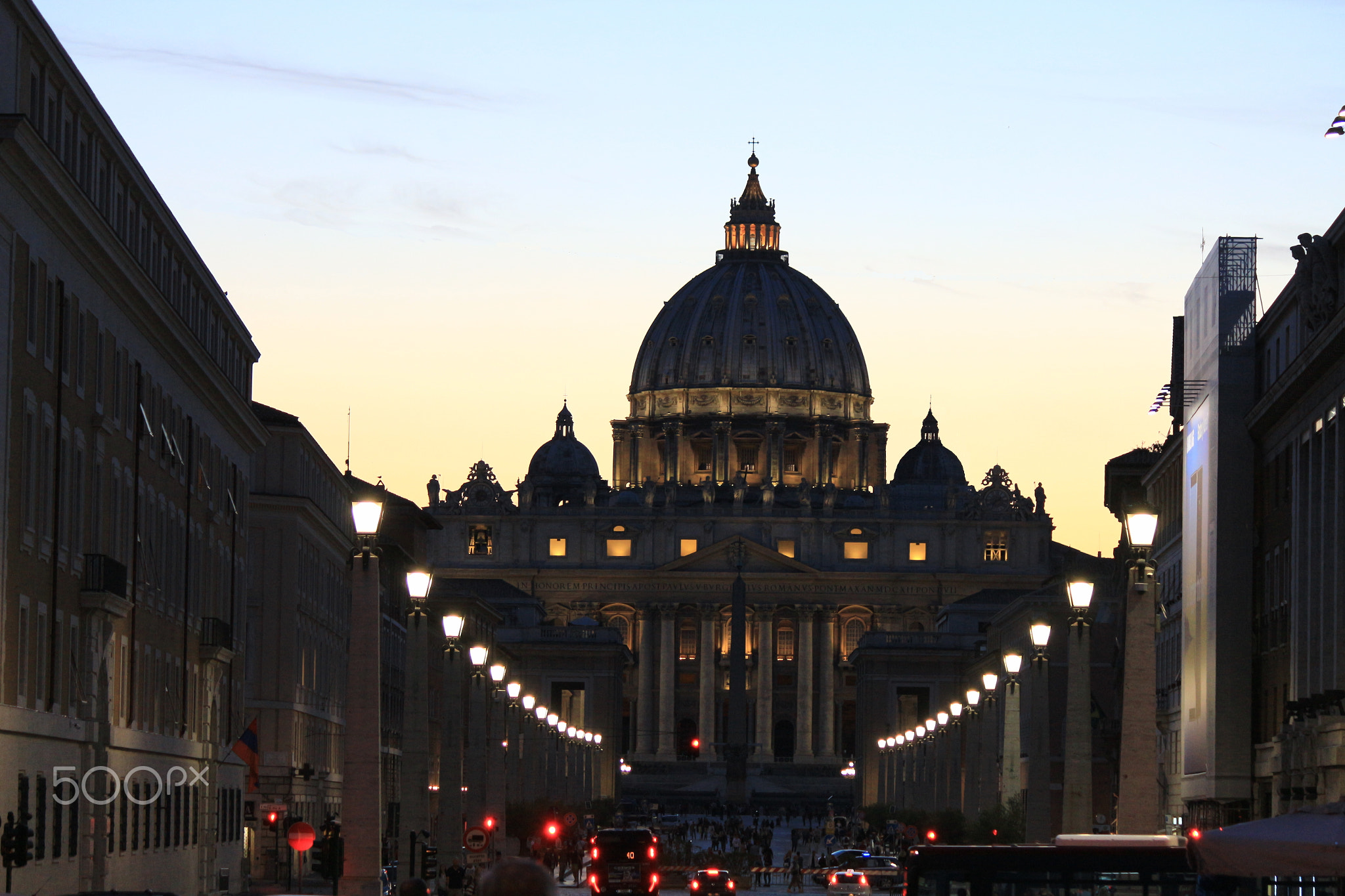 Невідомі хакери зламали сайт Ватикану