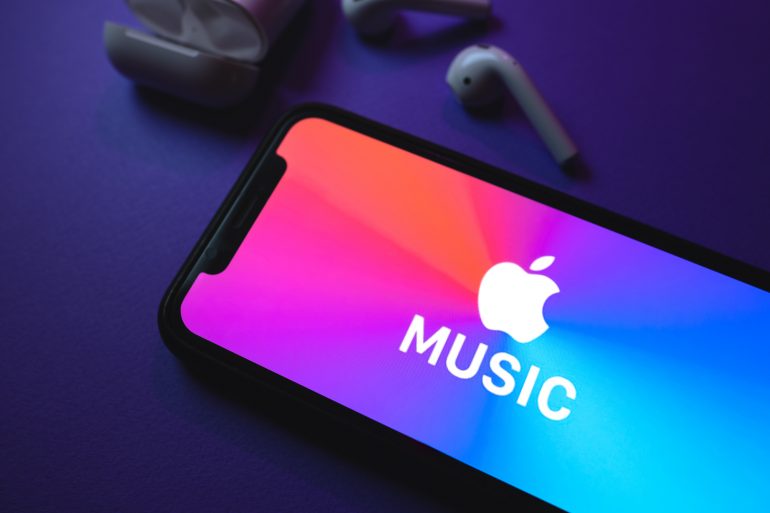 В Apple Music добавят функцию караоке