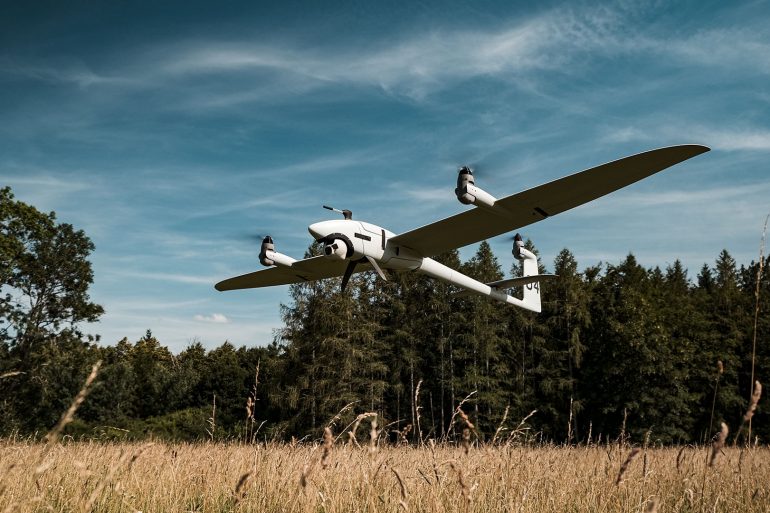 Германия закупит для ВСУ 105 разведывательных дронов Vector