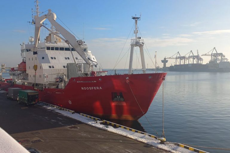 Украинский ледокол "Ноосфера" прибыл в Антарктиду