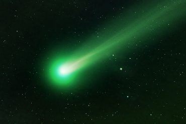 На початку лютого поряд із Землею пролетить рідкісна зелена комета