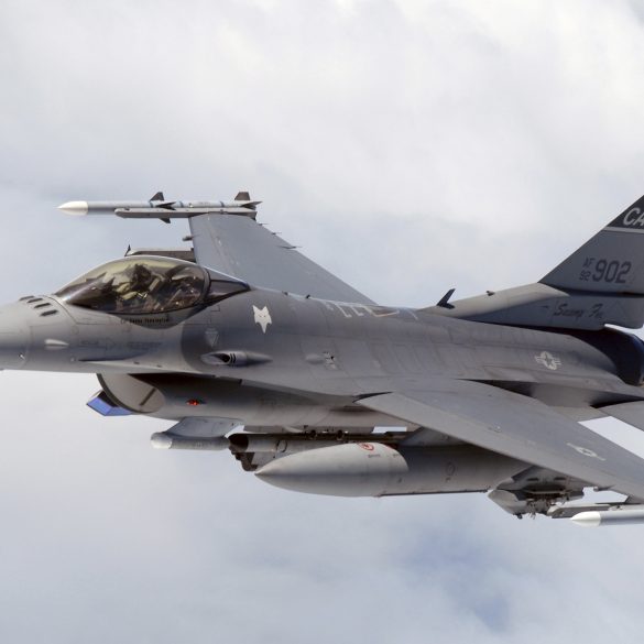 В США искусственному интеллекту доверили пилотировать истребитель F-16