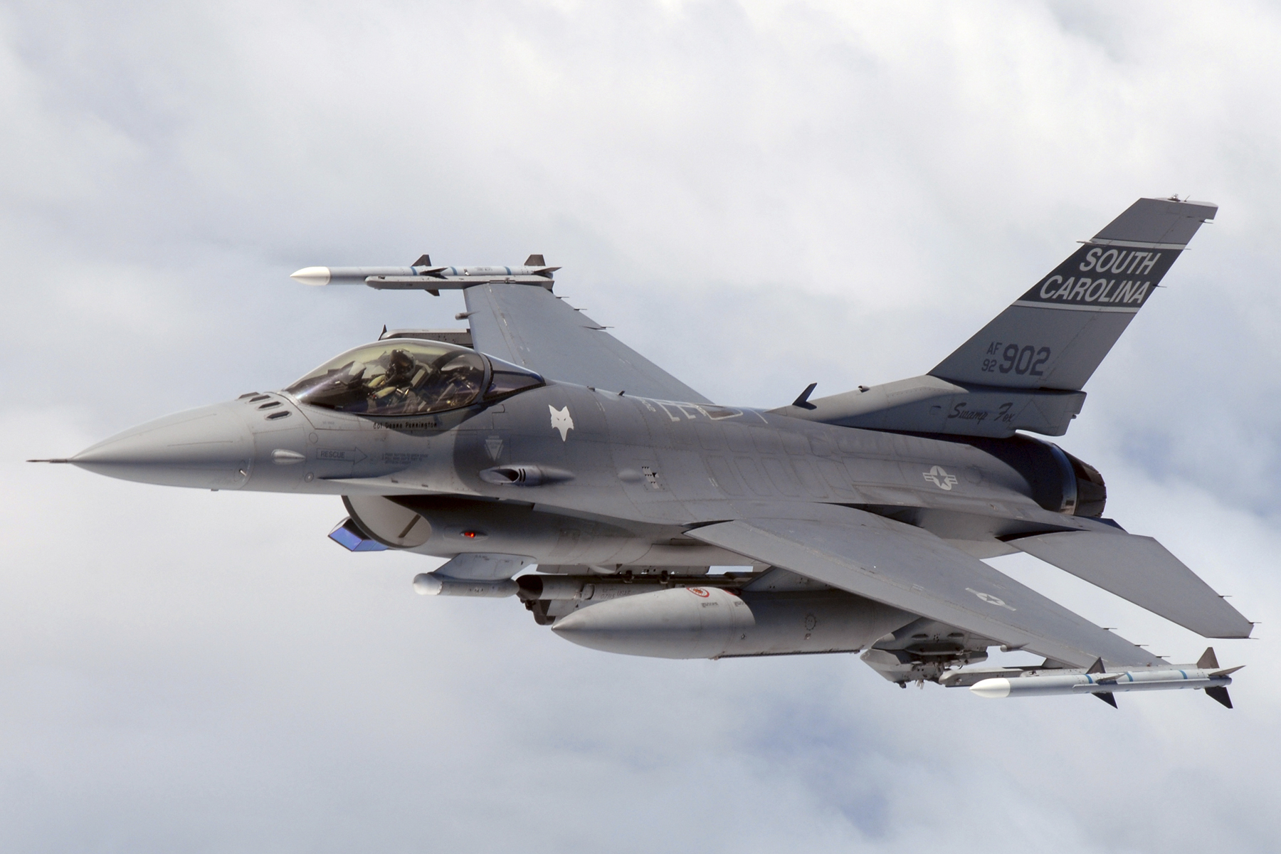 У США штучному інтелекту довірили пілотувати винищувач F-16