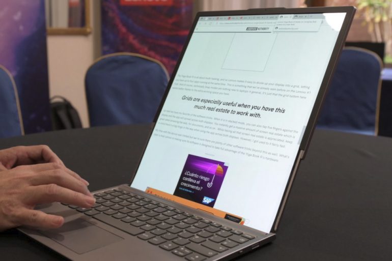 Lenovo показала ноутбук та смартфон з екранами, що розтягуються
