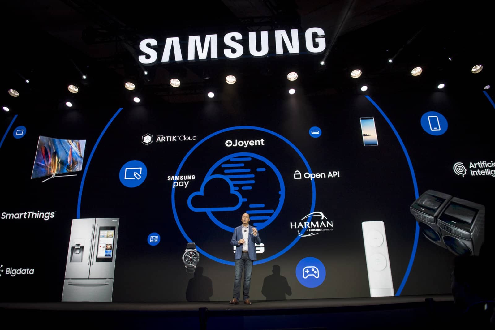 Сімох колишніх співробітників Samsung засудили до ув'язнення за передачу технологій Китаю