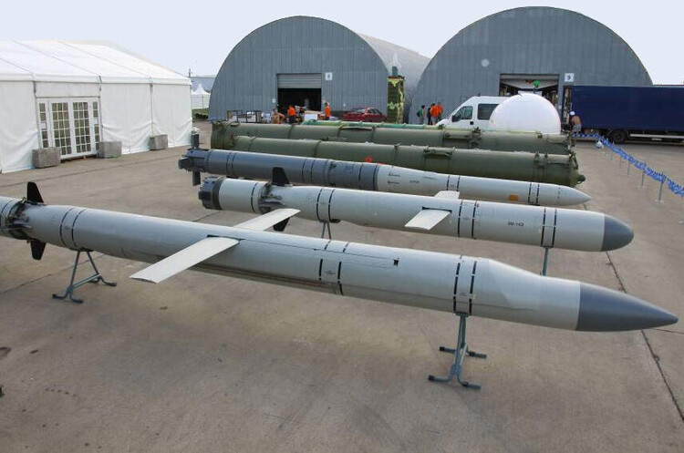 У ВПС України розповіли, які російські ракети наше ППО може збивати, а які – ні