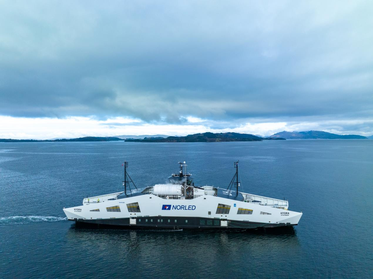 В Норвегии начал курсировать первый в мире паром на водородном топливе
