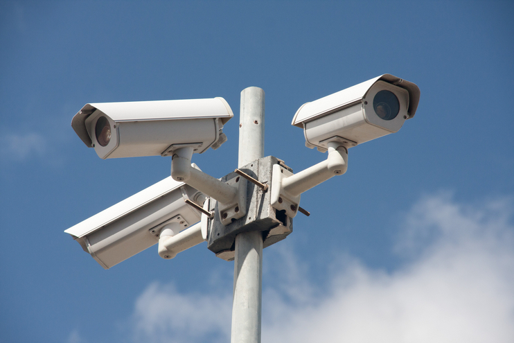 СБУ закликала власників камер вуличного спостереження припинити онлайн-трансляцію