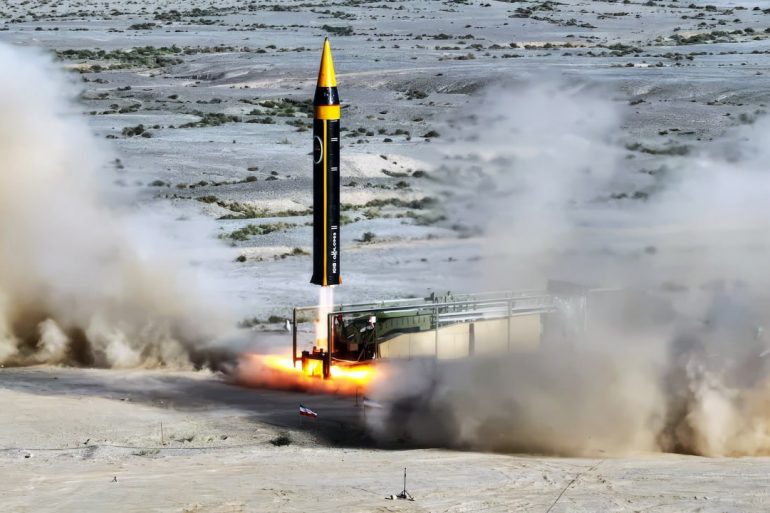 Иран провел успешные испытания баллистической ракеты с дальностью 2 тысячи км