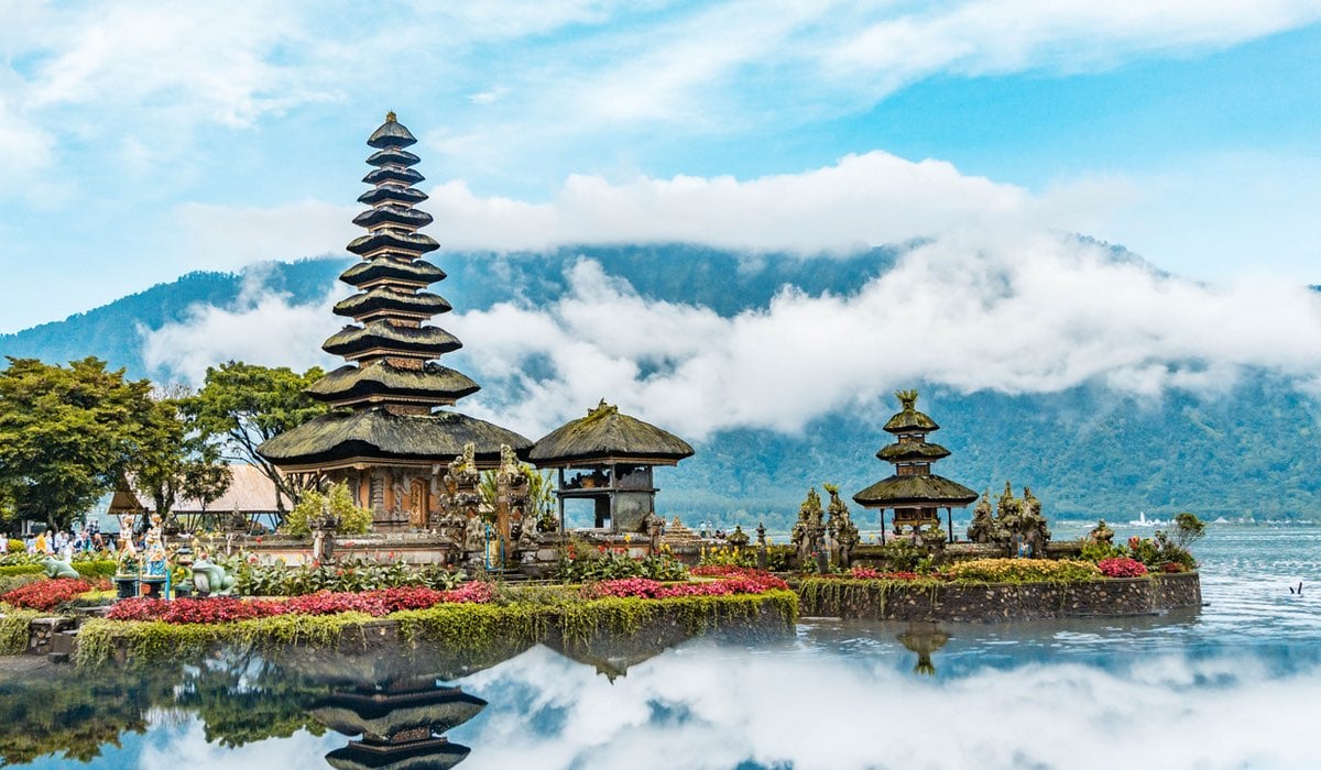 Влада Балі пригрозила туристам депортацією за використання криптовалют
