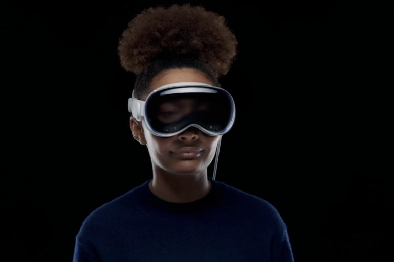 Як виглядають та що вміють перші окуляри змішаної реальності від Apple