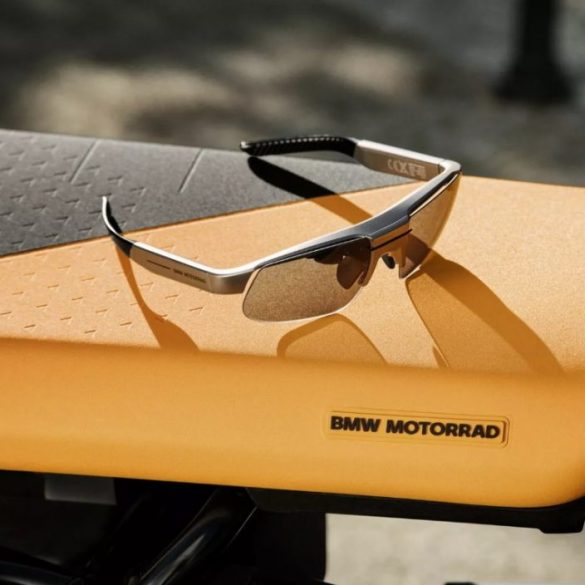 BMW випустила розумні очки для мотоциклістів