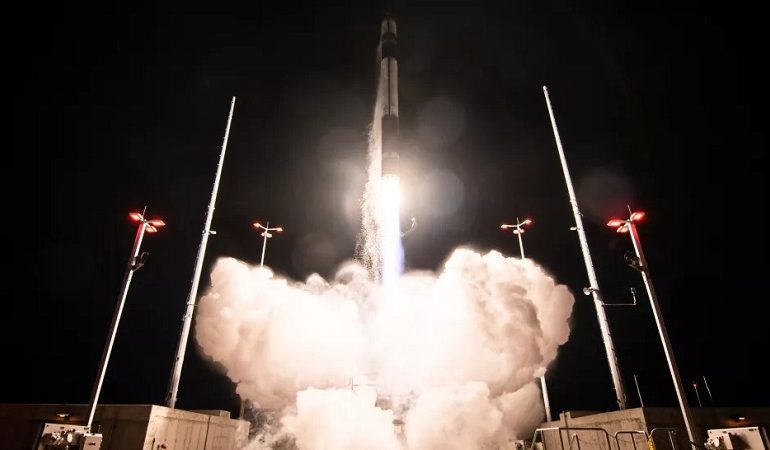 Компанія Rocket Lab успішно запустила ракету з повторно використаним двигуном