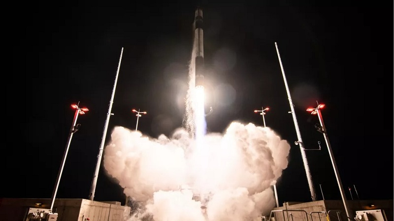 Компания Rocket Lab успешно запустила ракету с повторно использованным двигателем