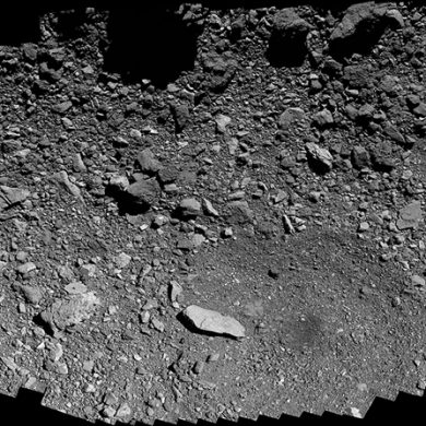 В NASA начали изучать образцы, собранные с астероида Бенну