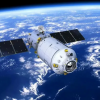Китайский космический корабль «Тяньчжоу-5» возвращается на Землю после 10 месяцев в космосе