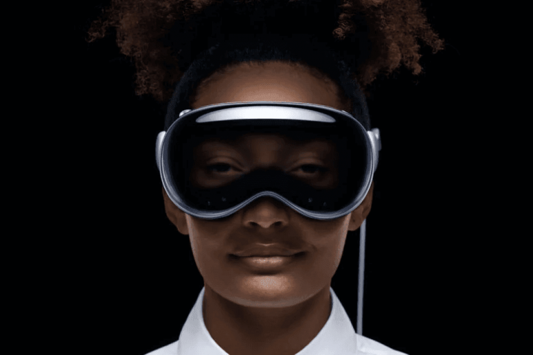 Apple готує "бюджетну" версію свого шолома змішаної реальності Vision Pro