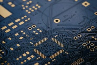 У США почали діяти обмеження на експорт комп'ютерних чипів до Китаю. Акції Nvidia та AMD впали