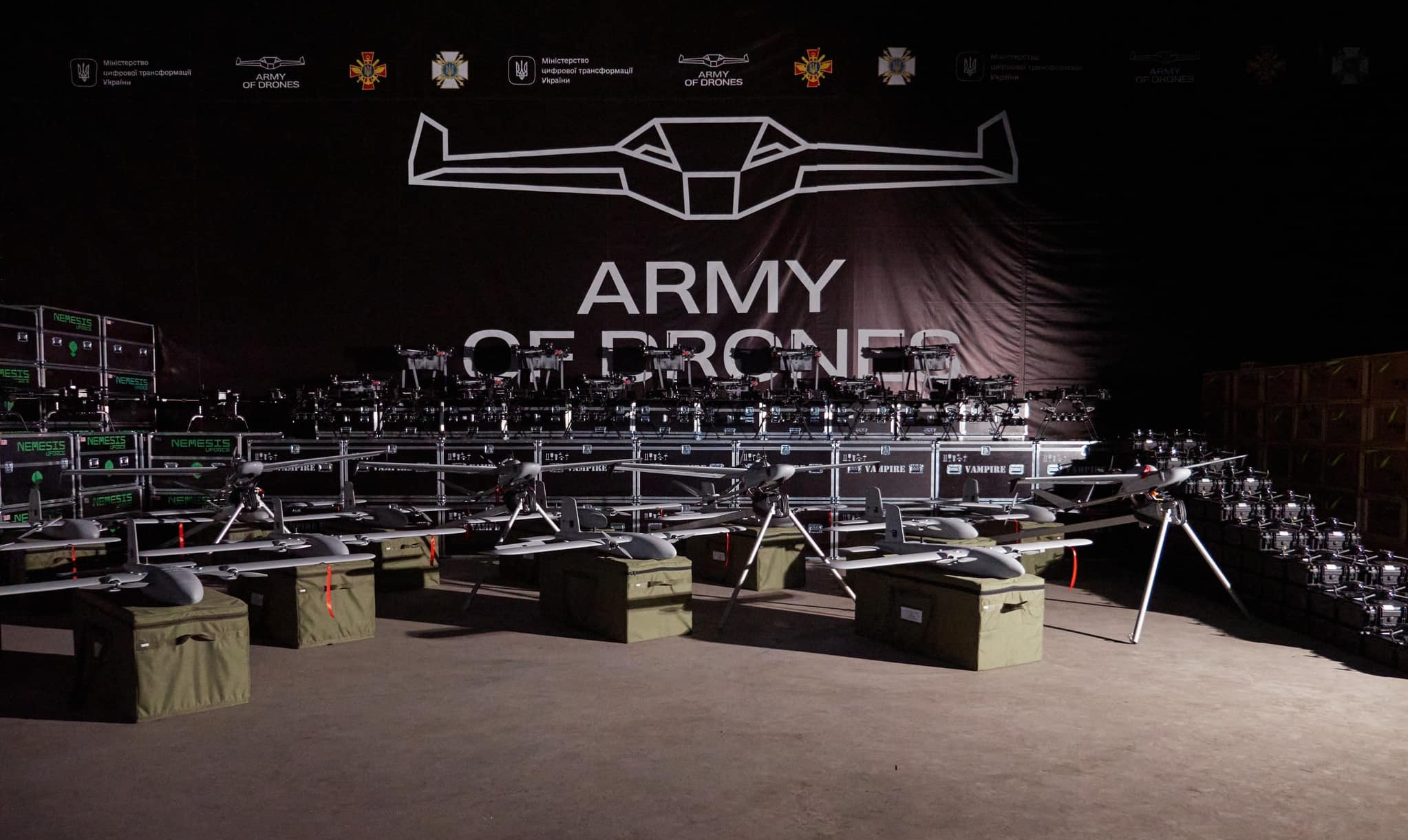 ВСУ получили от "Армии дронов" еще 900 беспилотников