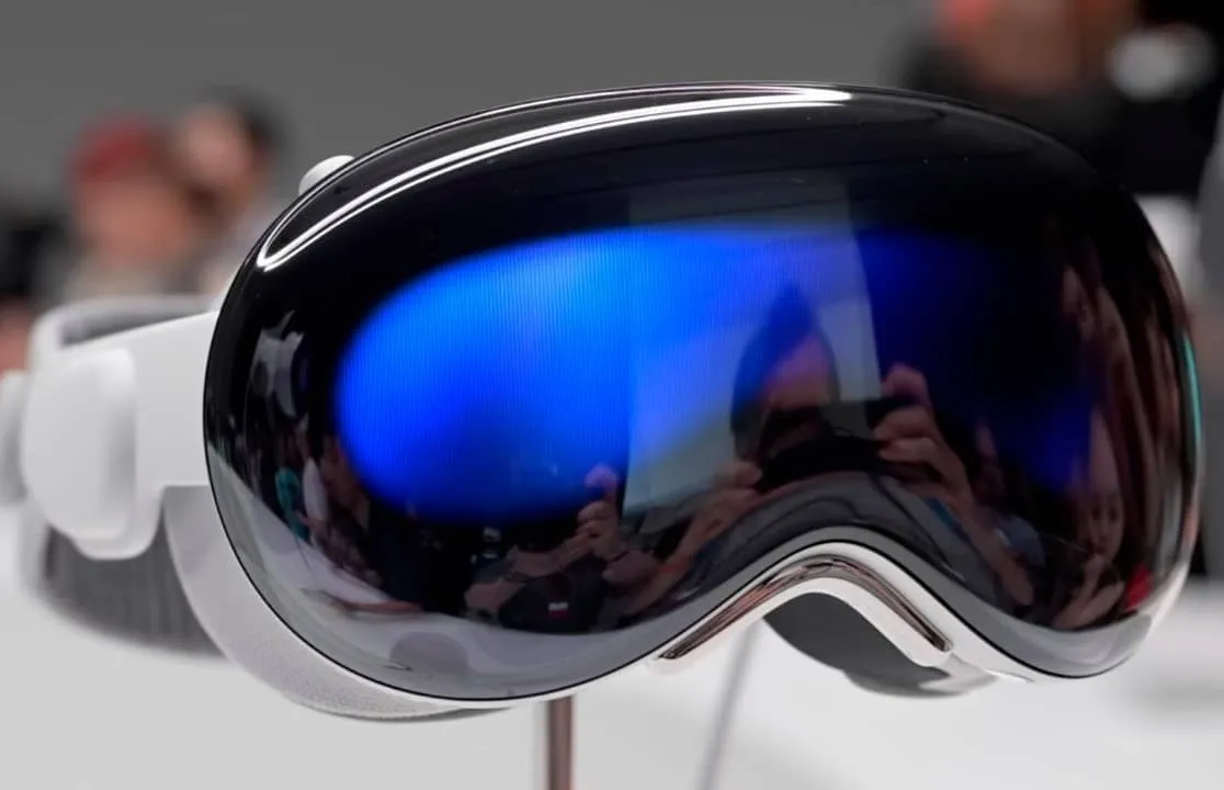 Apple планує до 2026 року продати до 10 мільйонів шоломів віртуальної реальності Vision Pro